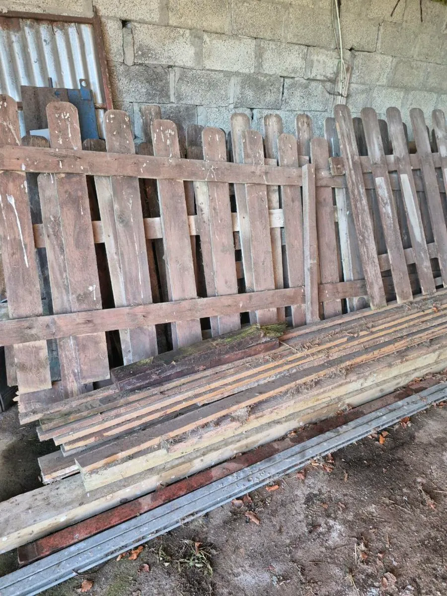Wooden picket fencing - Image 1