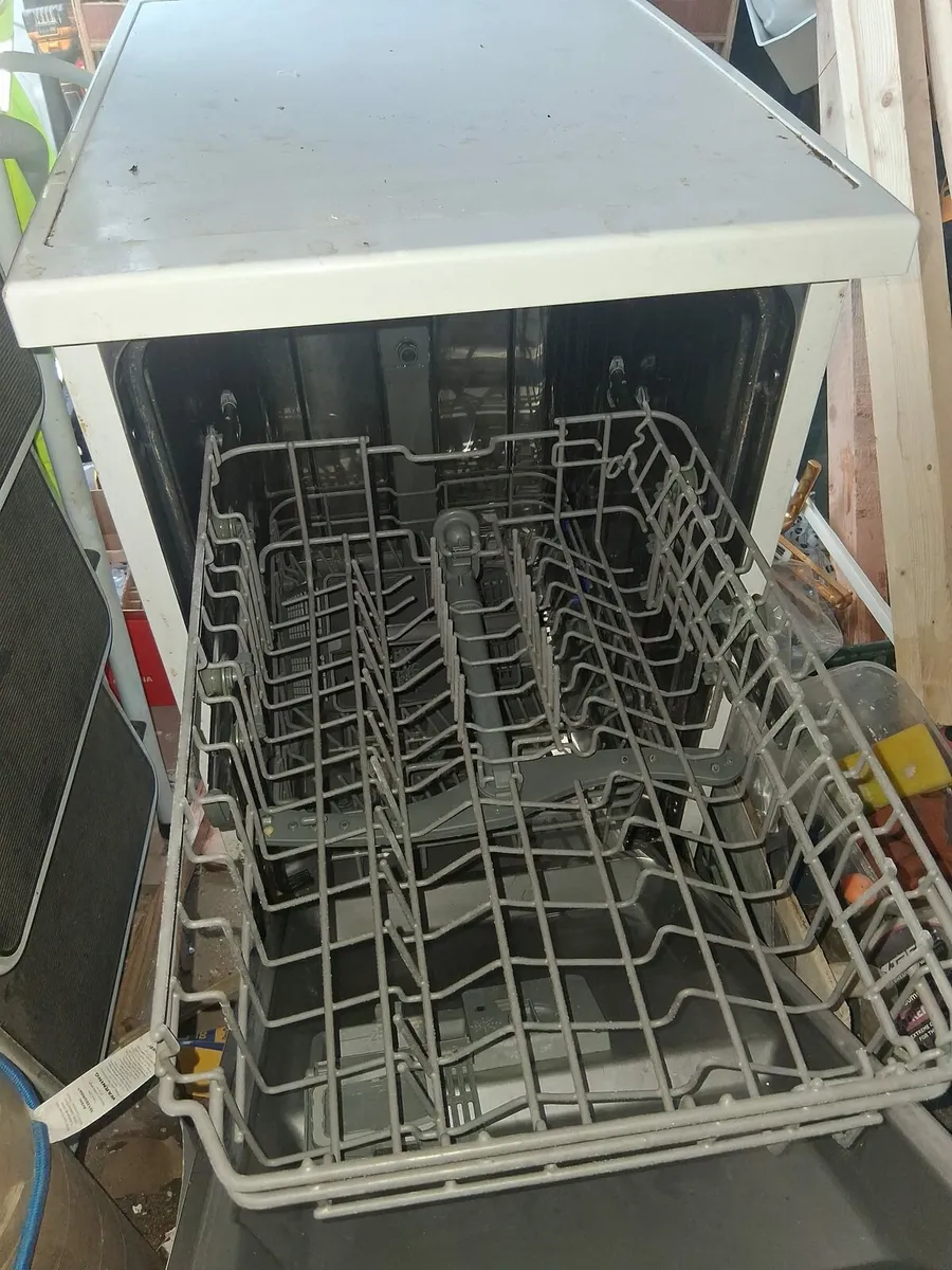 Slimline dishwasher - Image 4