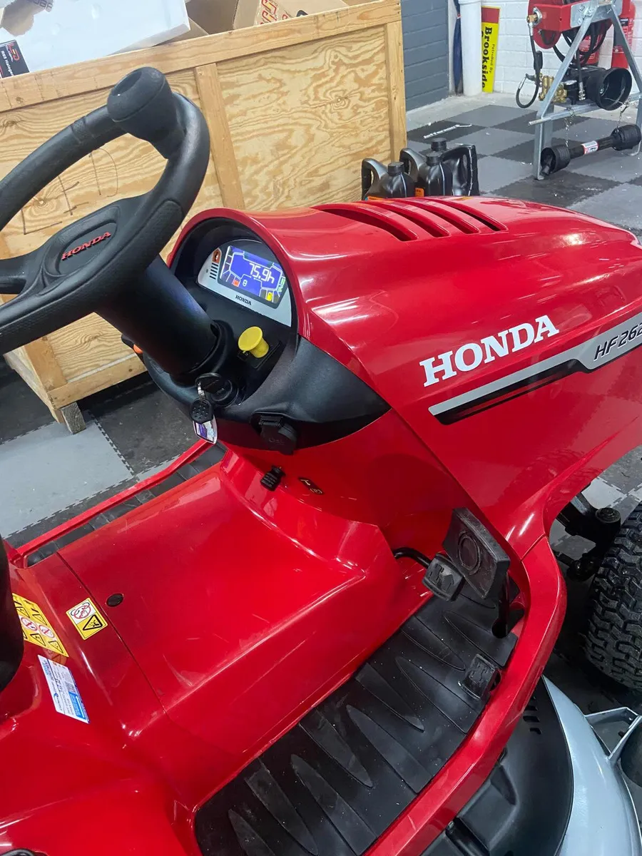 Honda HF2625 Lawnmower *MINT CONDITION* - Image 3