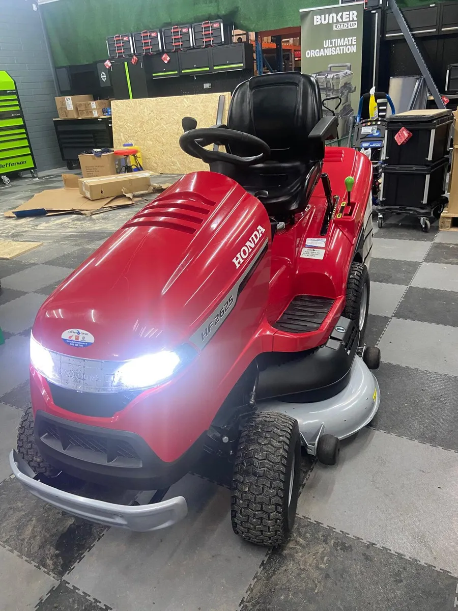 Honda HF2625 Lawnmower *MINT CONDITION* - Image 1