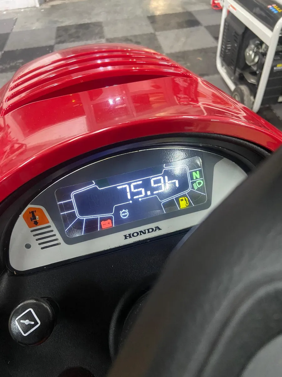 Honda HF2625 Lawnmower *MINT CONDITION* - Image 4