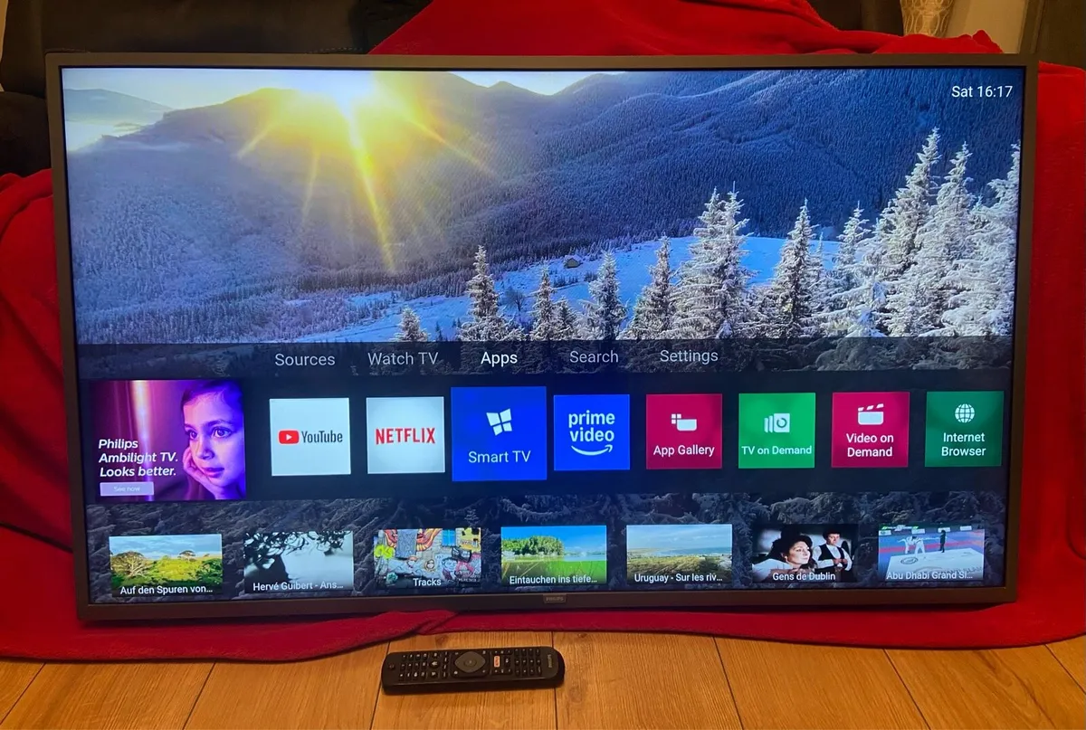 Philips 50” 4K Smart TV & Wall Bracket - Image 4