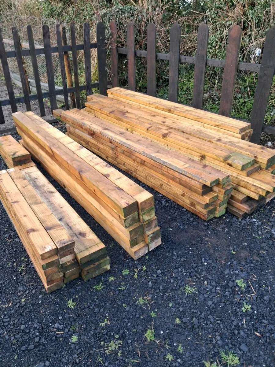 Lengths of timber - Image 1