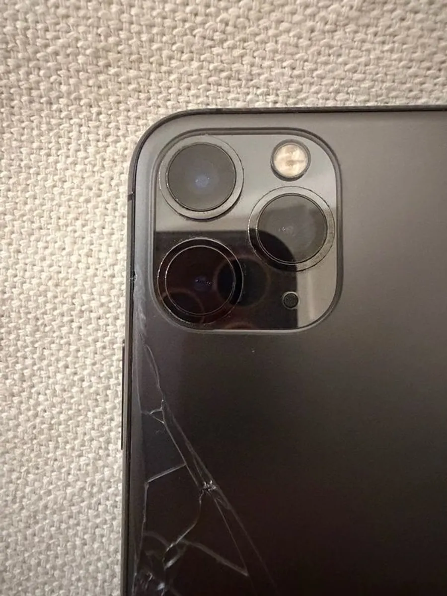 iPhone 11 Pro Max - Image 3