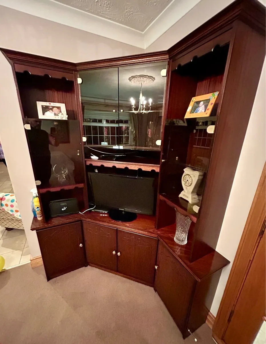 Display cabinets - Image 2