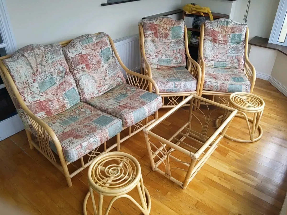 Suite of conservatory/sunroom furniture - Image 1