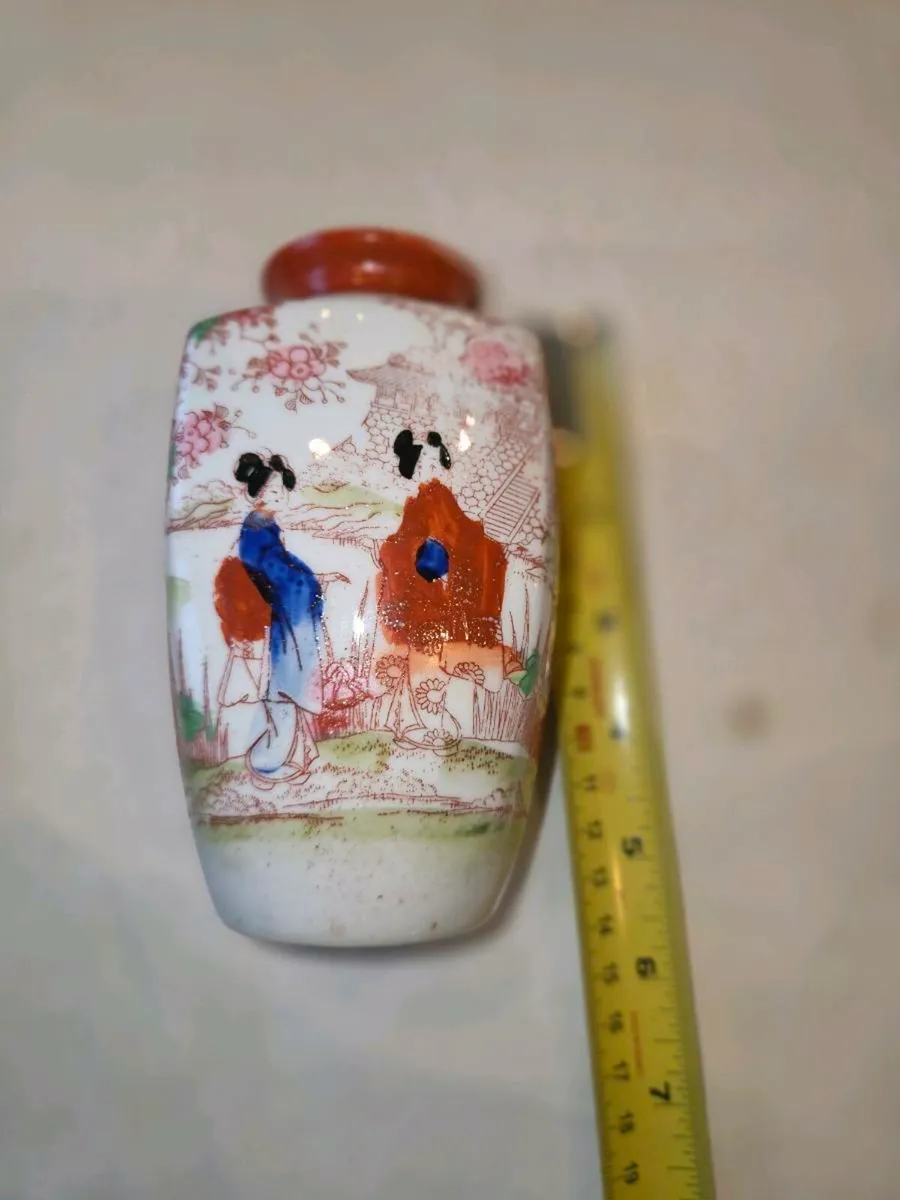 Antique Japonese vases - Image 1