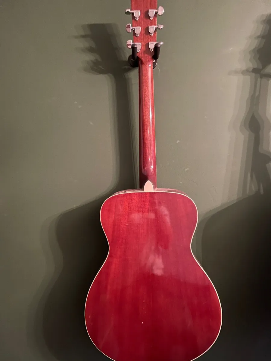 Vintage Guitar - Image 3