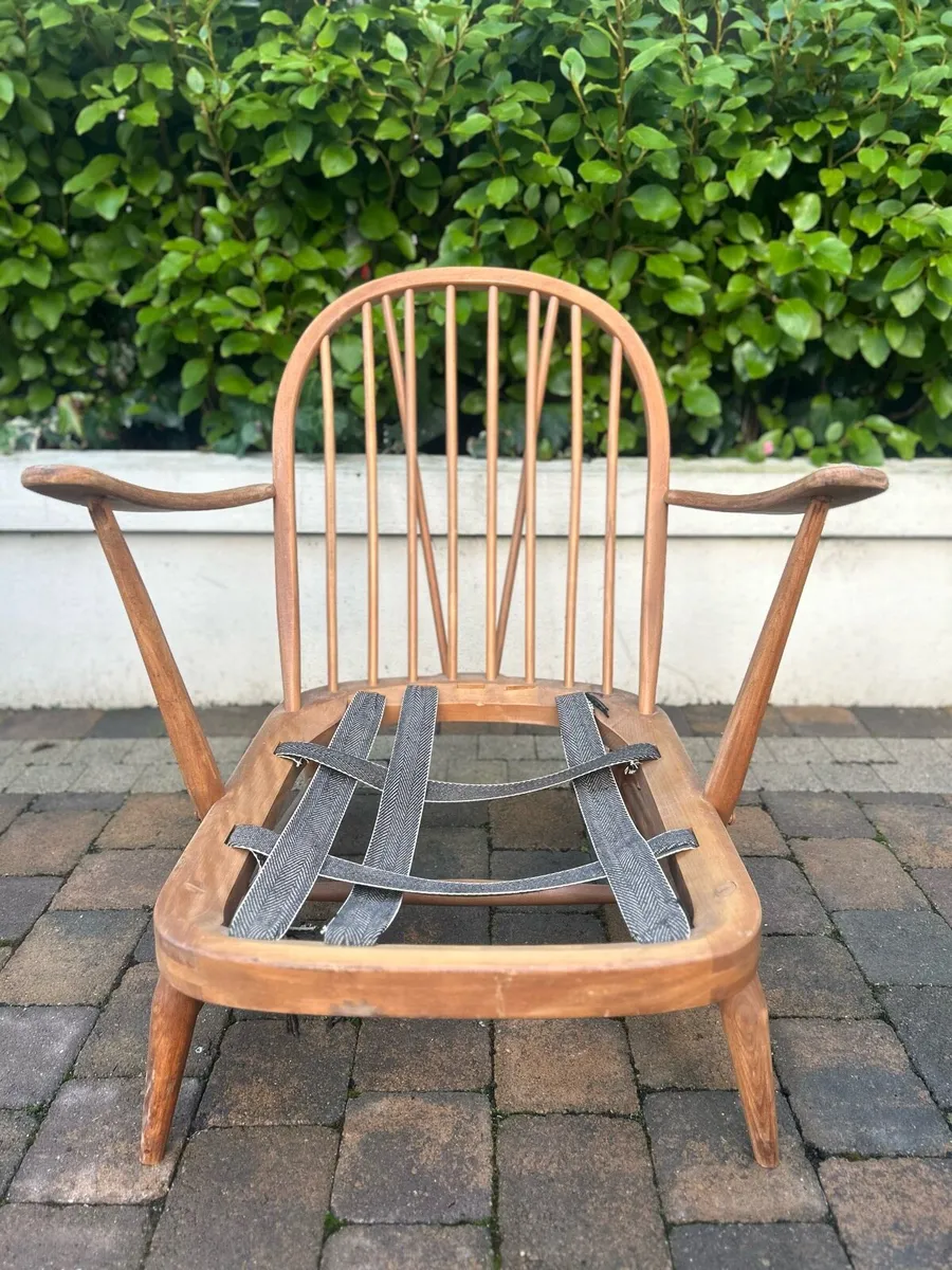 Ercol blonde stick back lounge chair mid century - Image 1