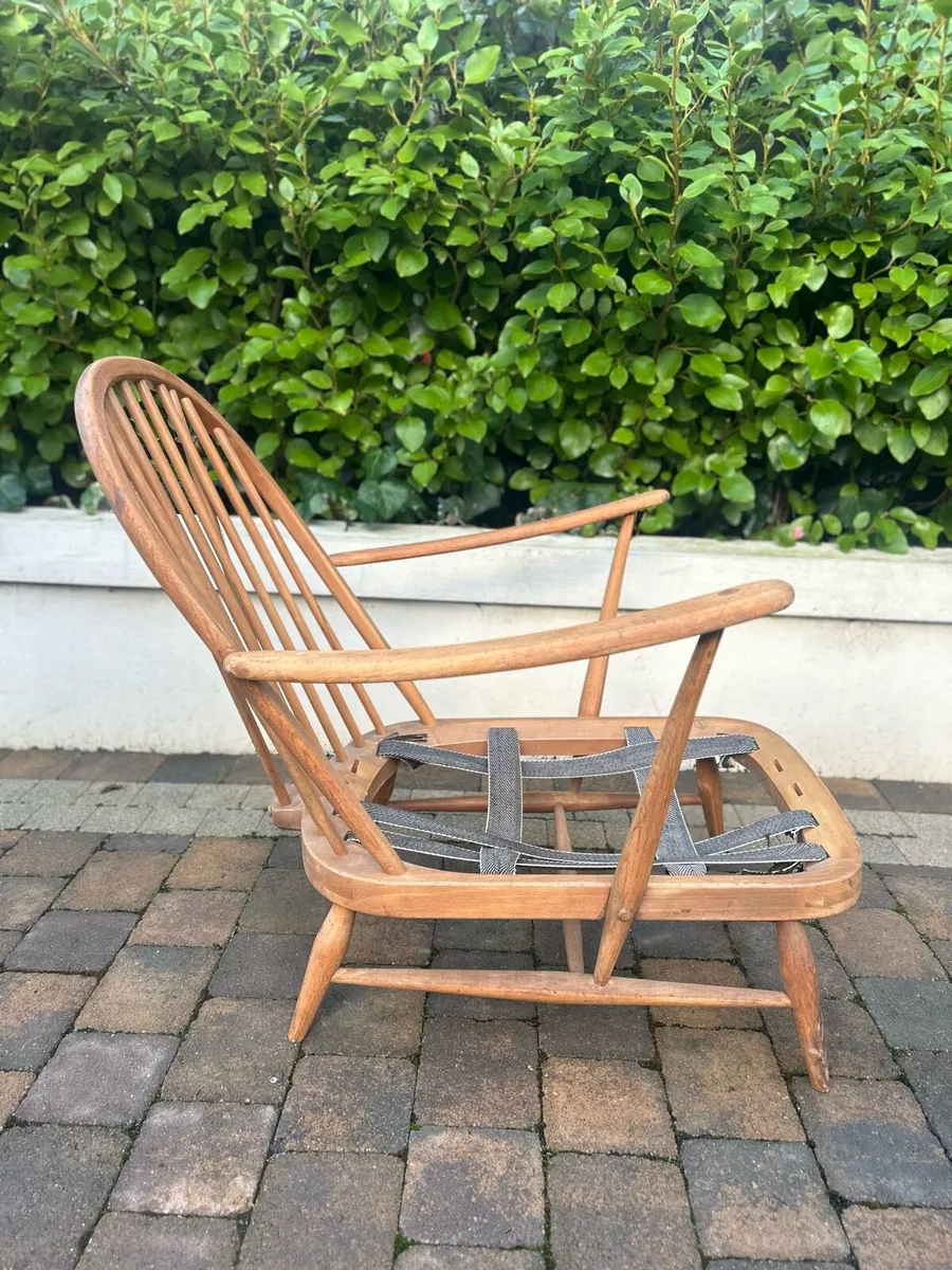 Ercol blonde stick back lounge chair mid century - Image 2