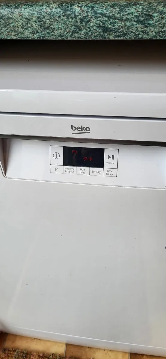 Dishwasher- 18 month's old - Image 1