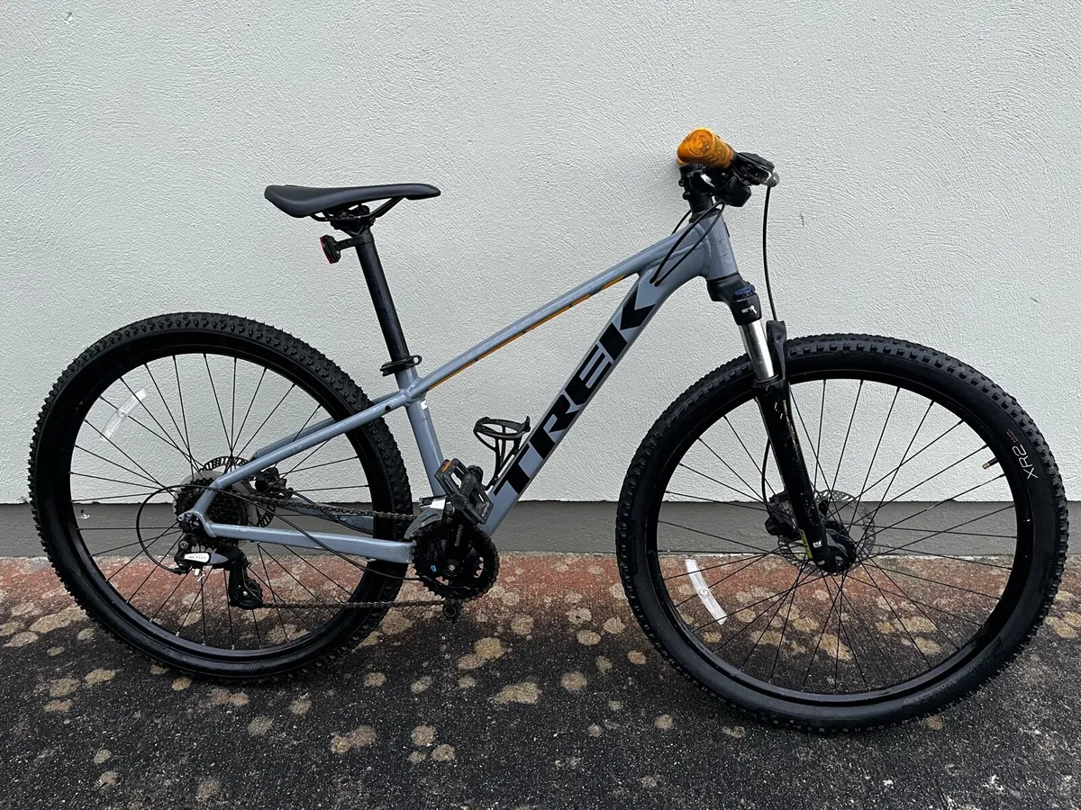 Trek Marlin 6 Mountain Bike - Image 1