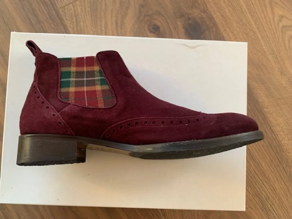 LK Bennett London - Chelsea Boot (Burgundy) - Image 4
