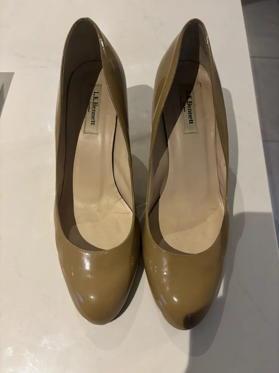 LK Bennett ladies nude court shoes UK8 EU42 - Image 1