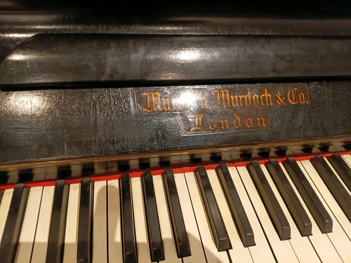 Piano and stool - Image 3