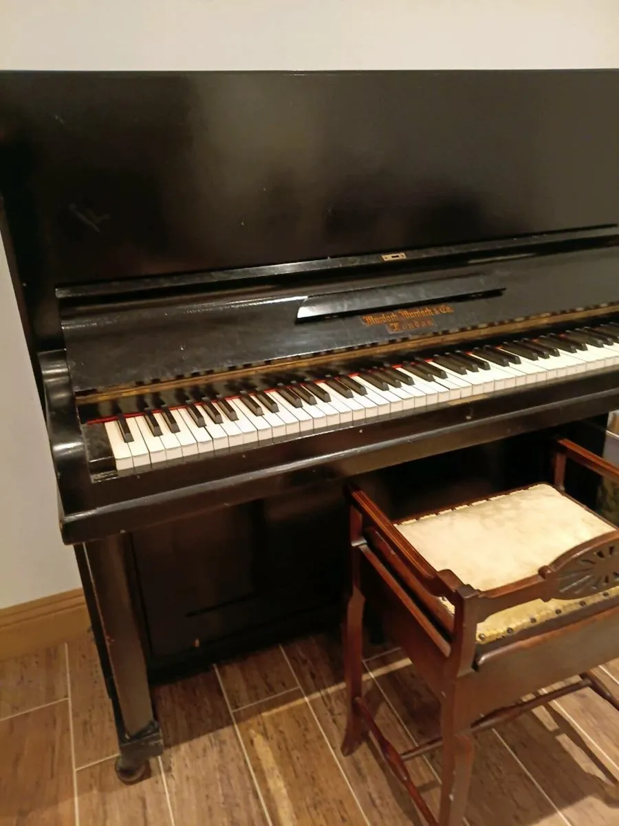 Piano and stool - Image 4