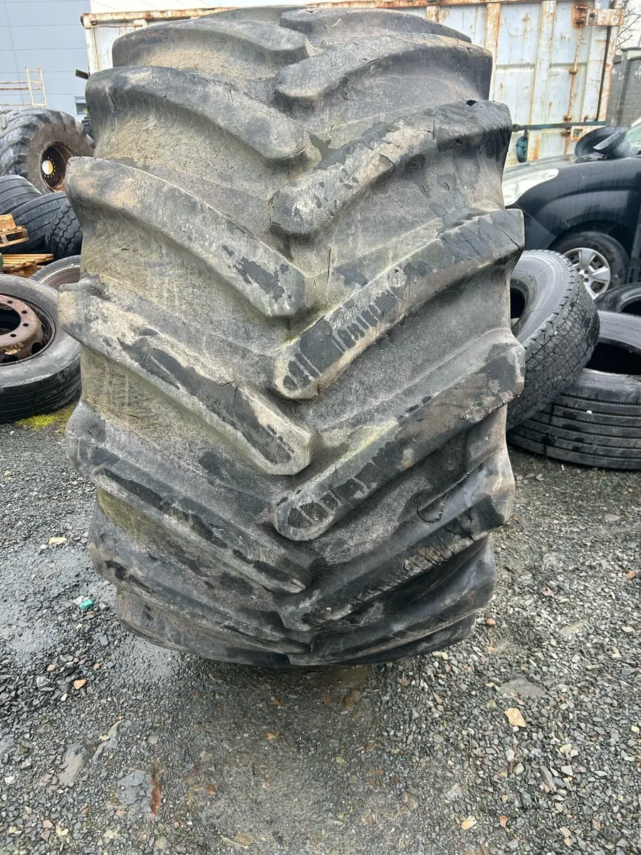 Komatsu 320 spare wheel - Image 1