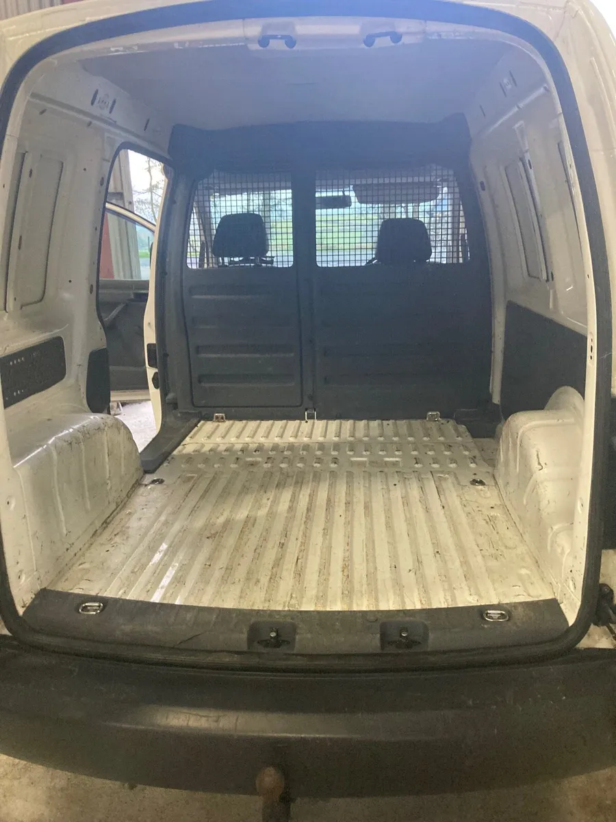 Volkswagen caddy - Image 4