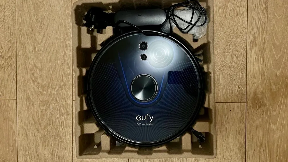 Eufy Clean L35 Hybrid Robot Vacuum & Mop - Image 3