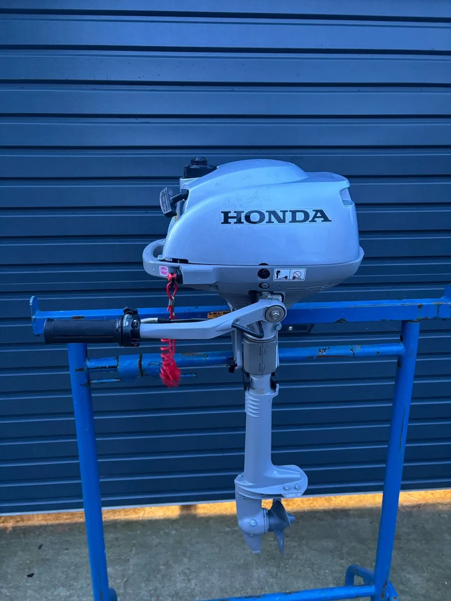 Honda 2.3hp outboard - Image 1