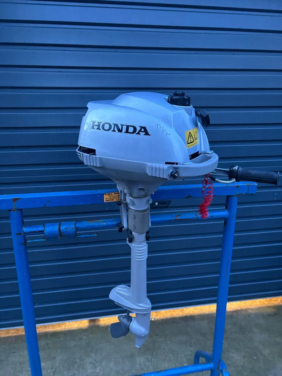 Honda 2.3hp outboard - Image 2