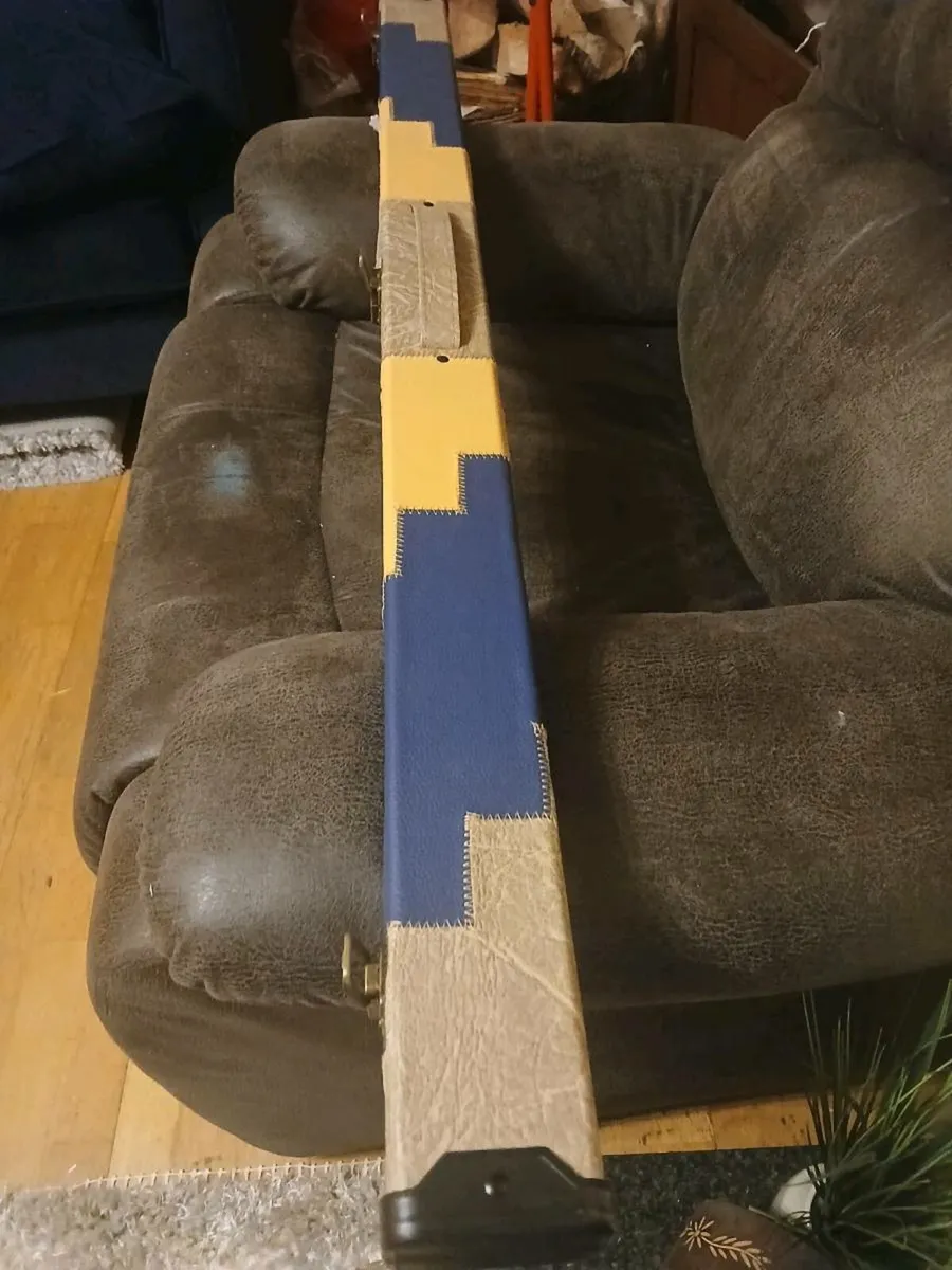 Ash 4 piece snooker cue, with hard case - Image 2