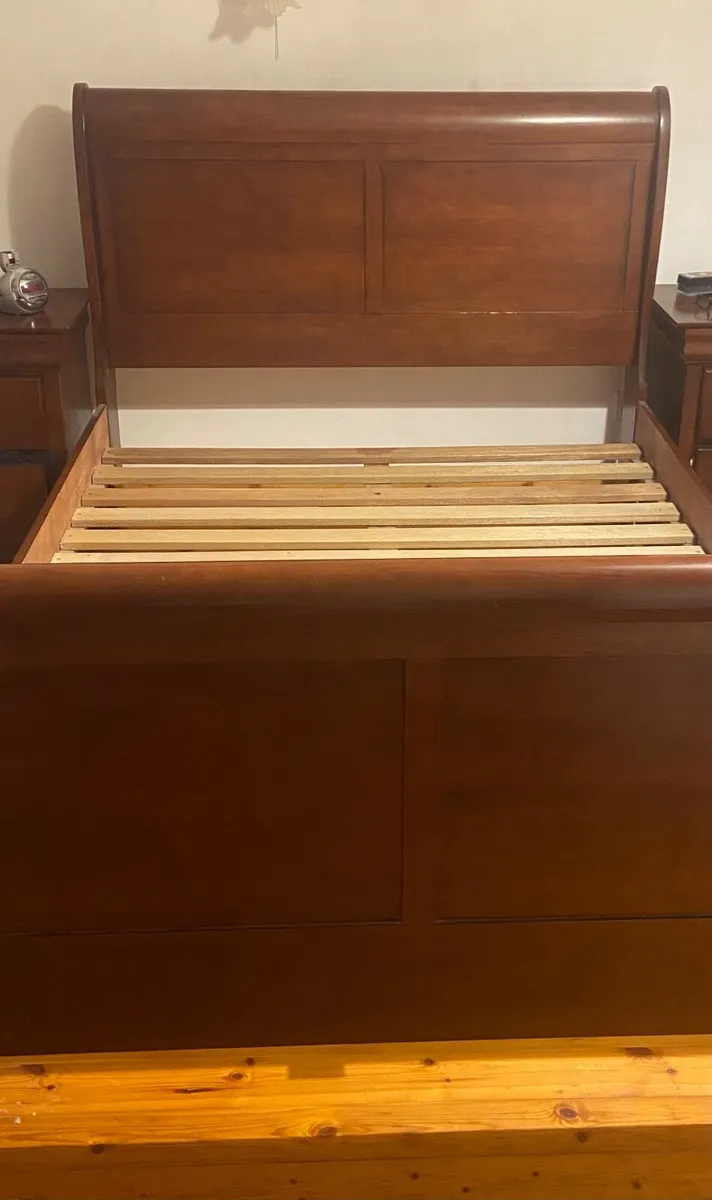 4’6” Mahogany Double Bed - Image 1