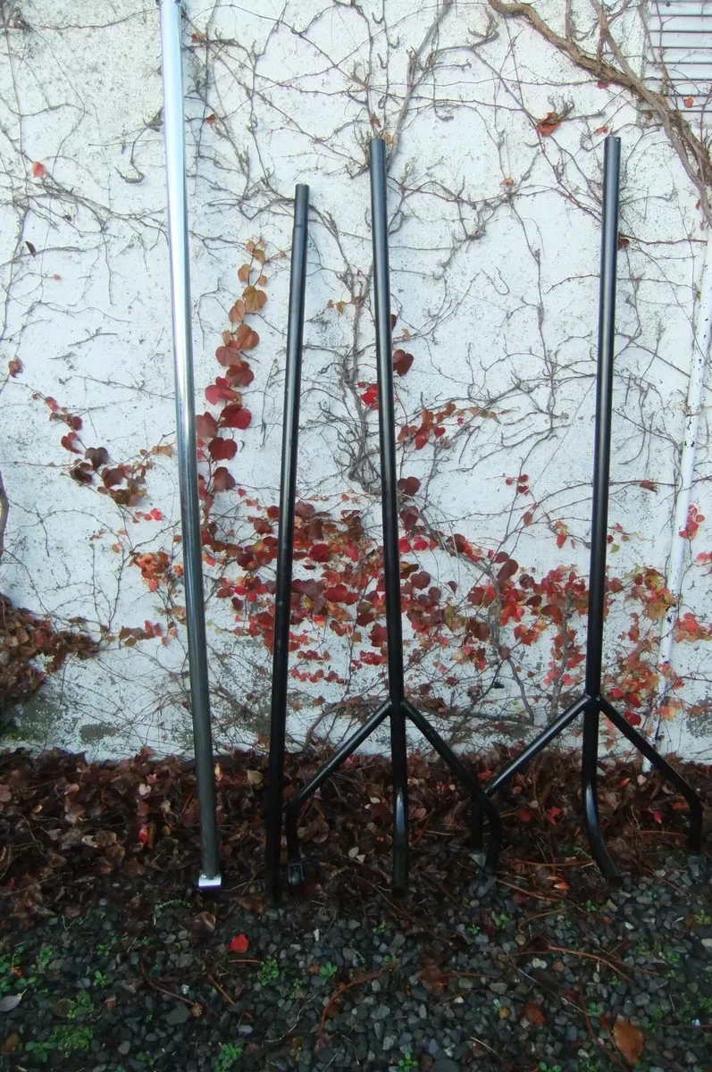 Sturdy Metal Clothes Rail - Image 4