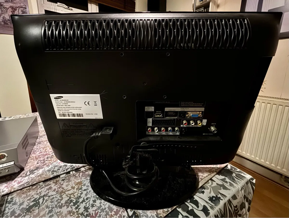 Samsung 19 Inc lcd tv - Image 2