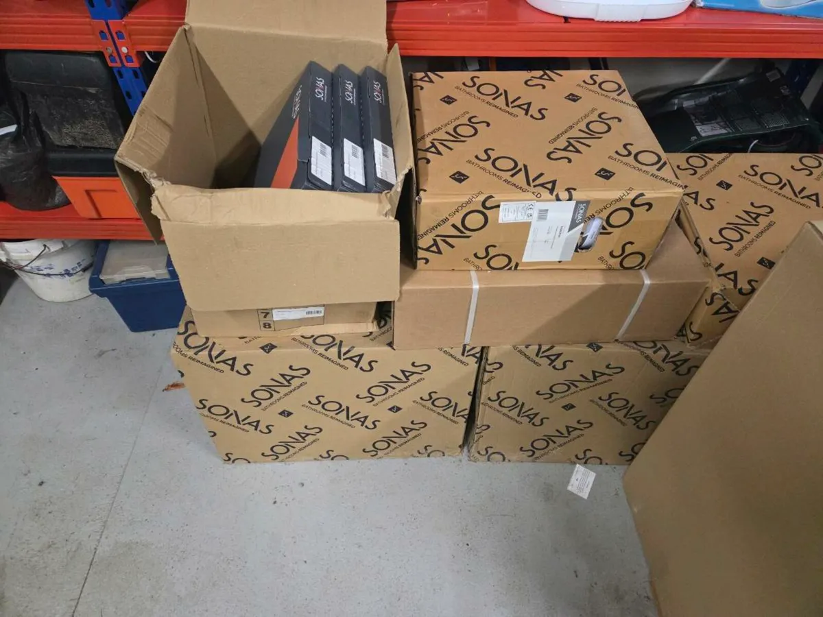 3 x toilets - Image 4