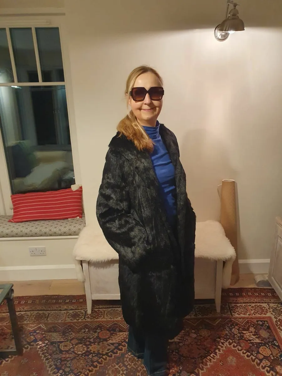 Beautful silky black fur coat size 10-12 c 1955 - Image 2