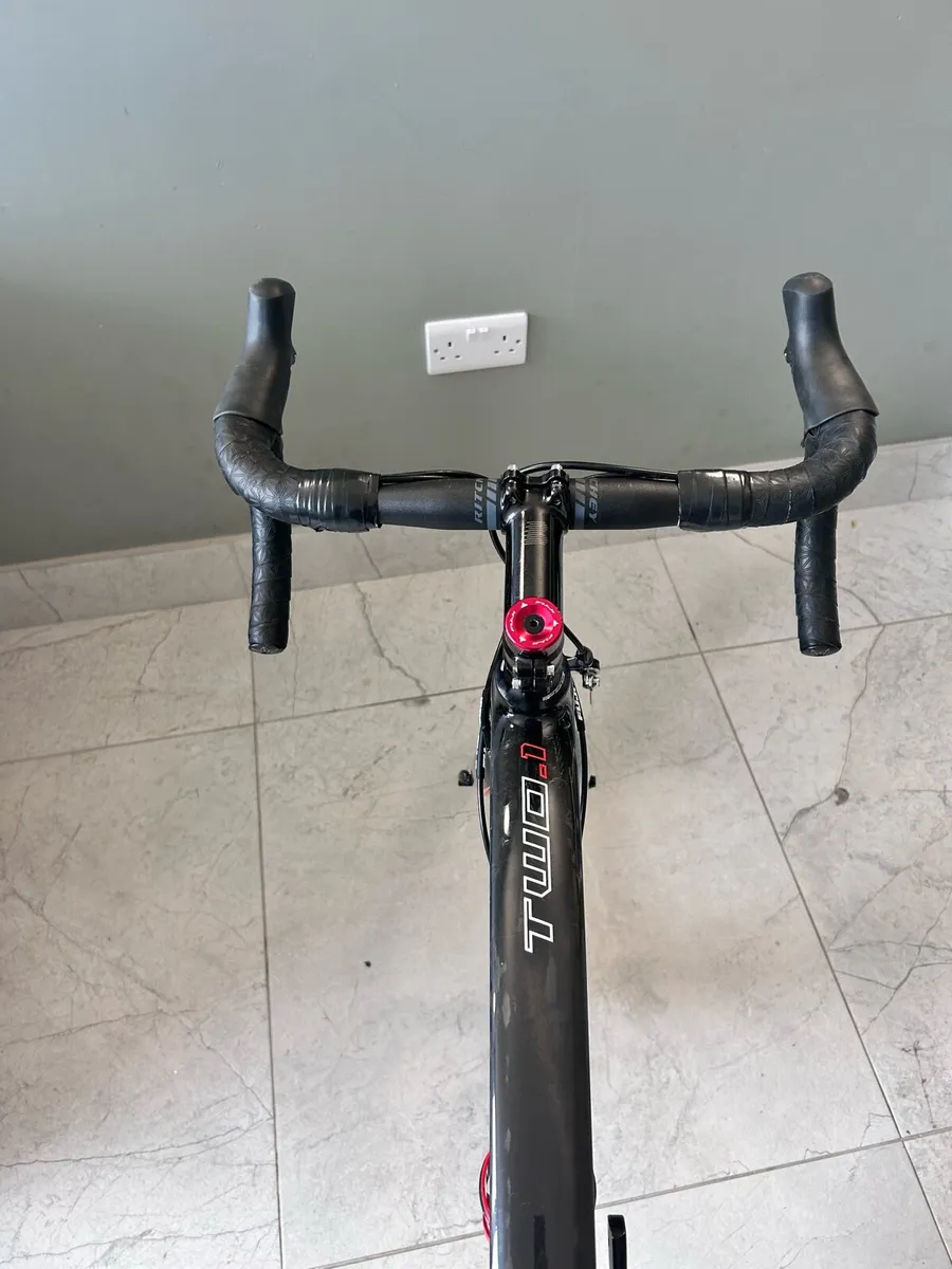 Fuji TWO.1 road bike - Image 4