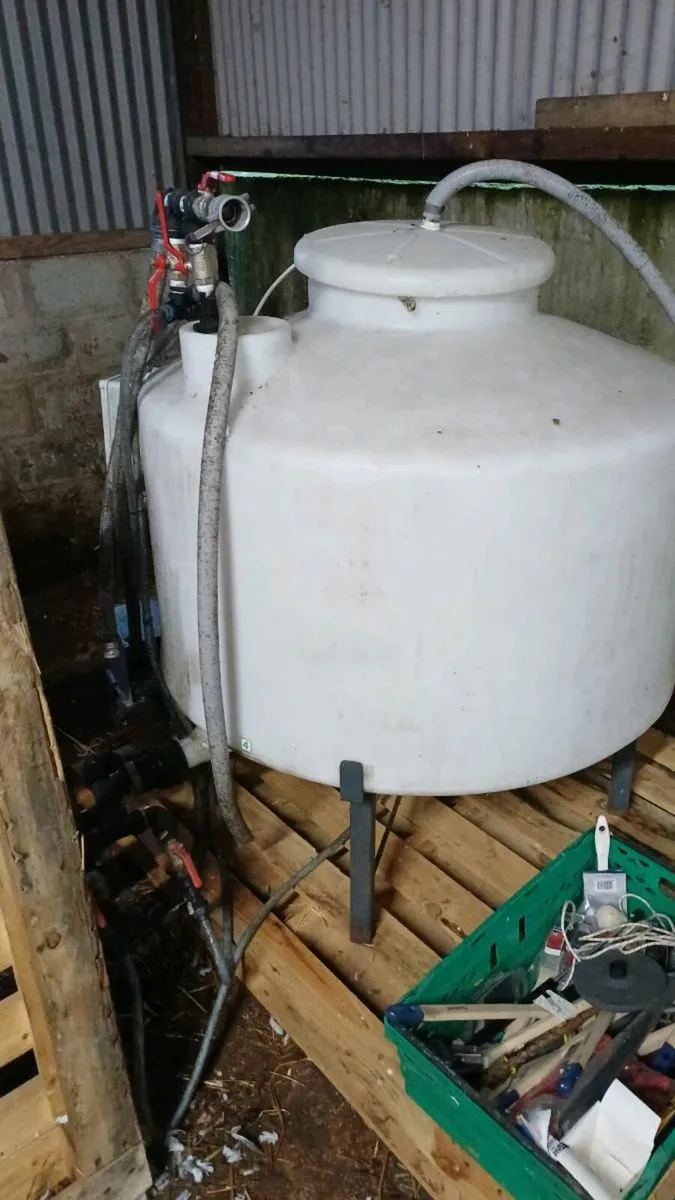 Calf rearing equipment - Image 2