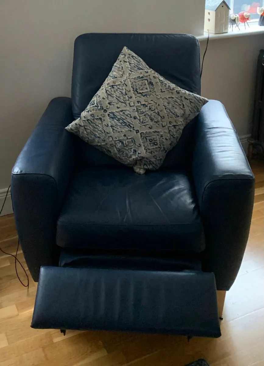 Leather electric recliner chair - Image 1