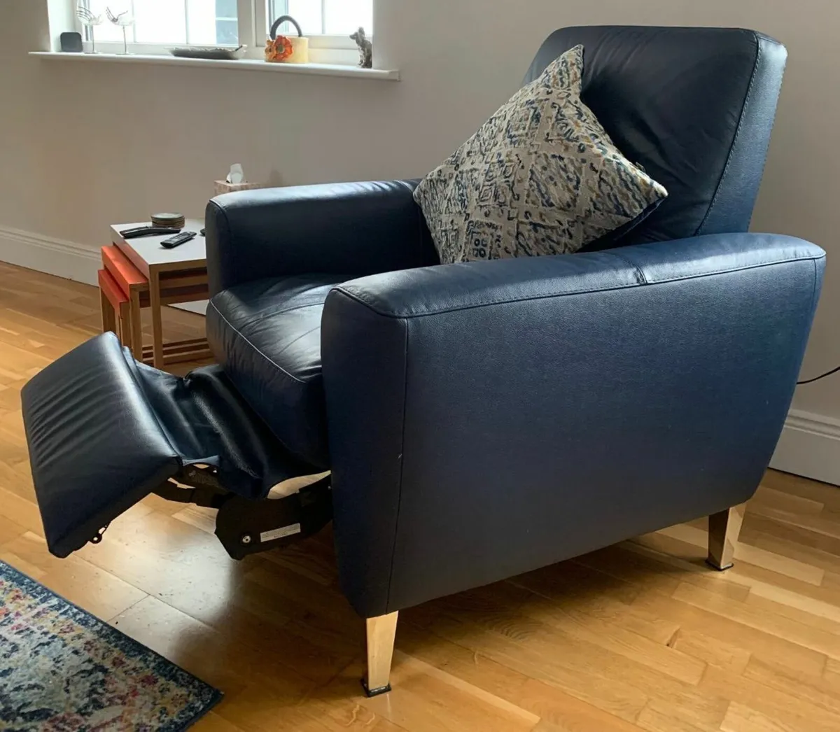 Leather electric recliner chair - Image 2