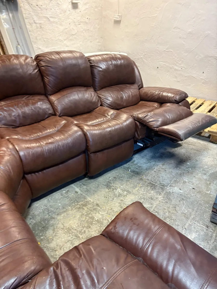 Corner sofa - reclining - Image 1