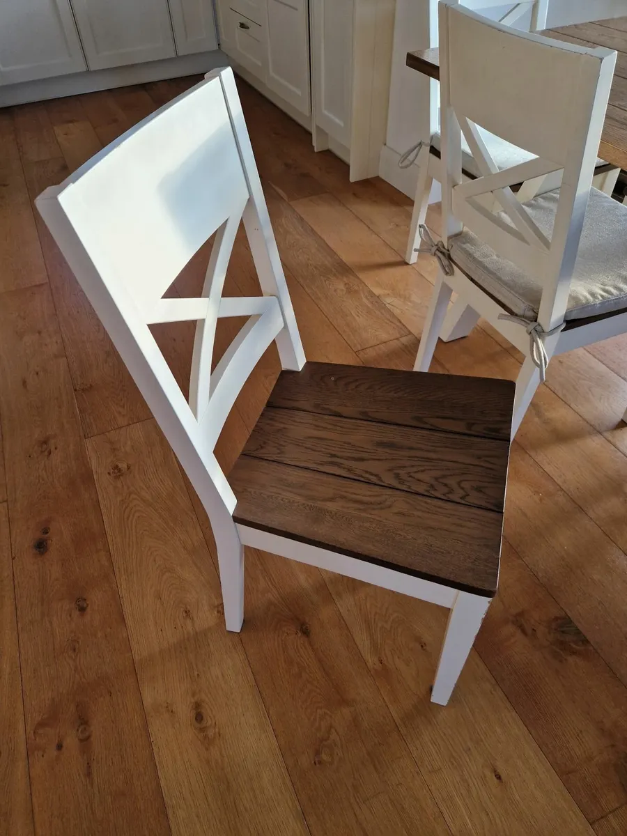 Diningroom Table & 6 chairs - Image 2