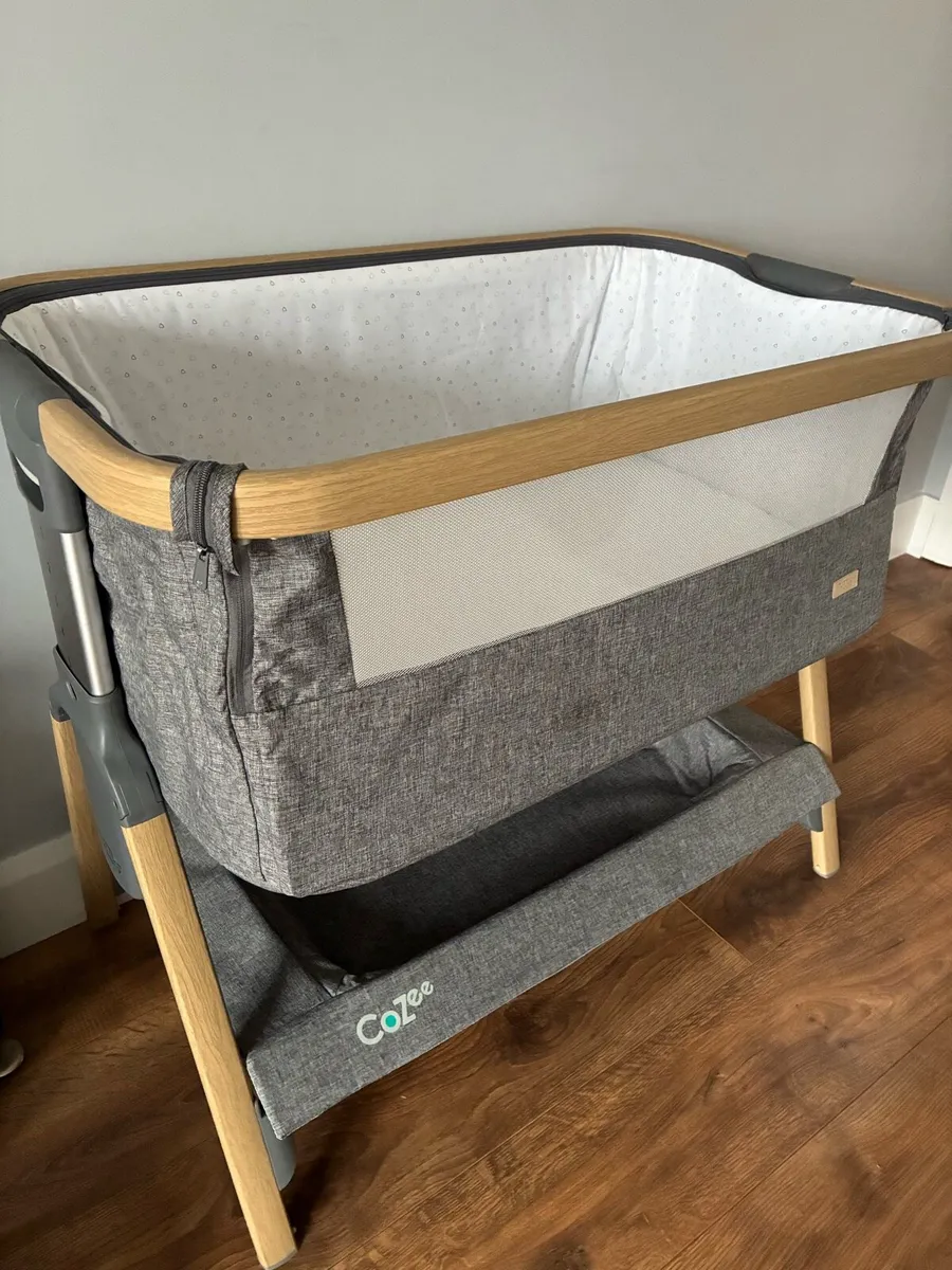 Bedside crib - Image 1