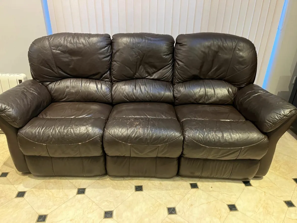 3 seat leather Sofa electric reclining - Image 1