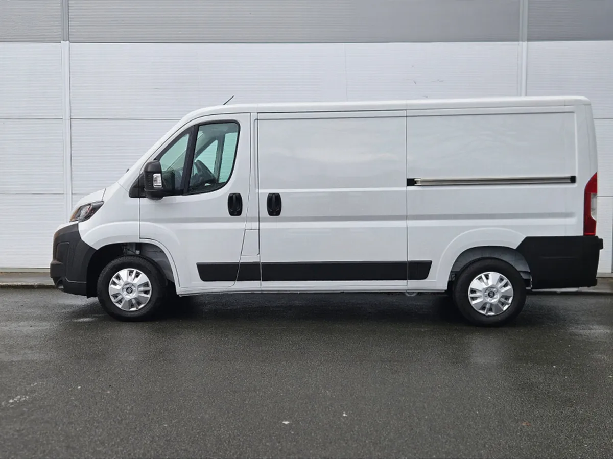 Fiat Ducato MWB 2.2 140BHP Tecnico - Image 4