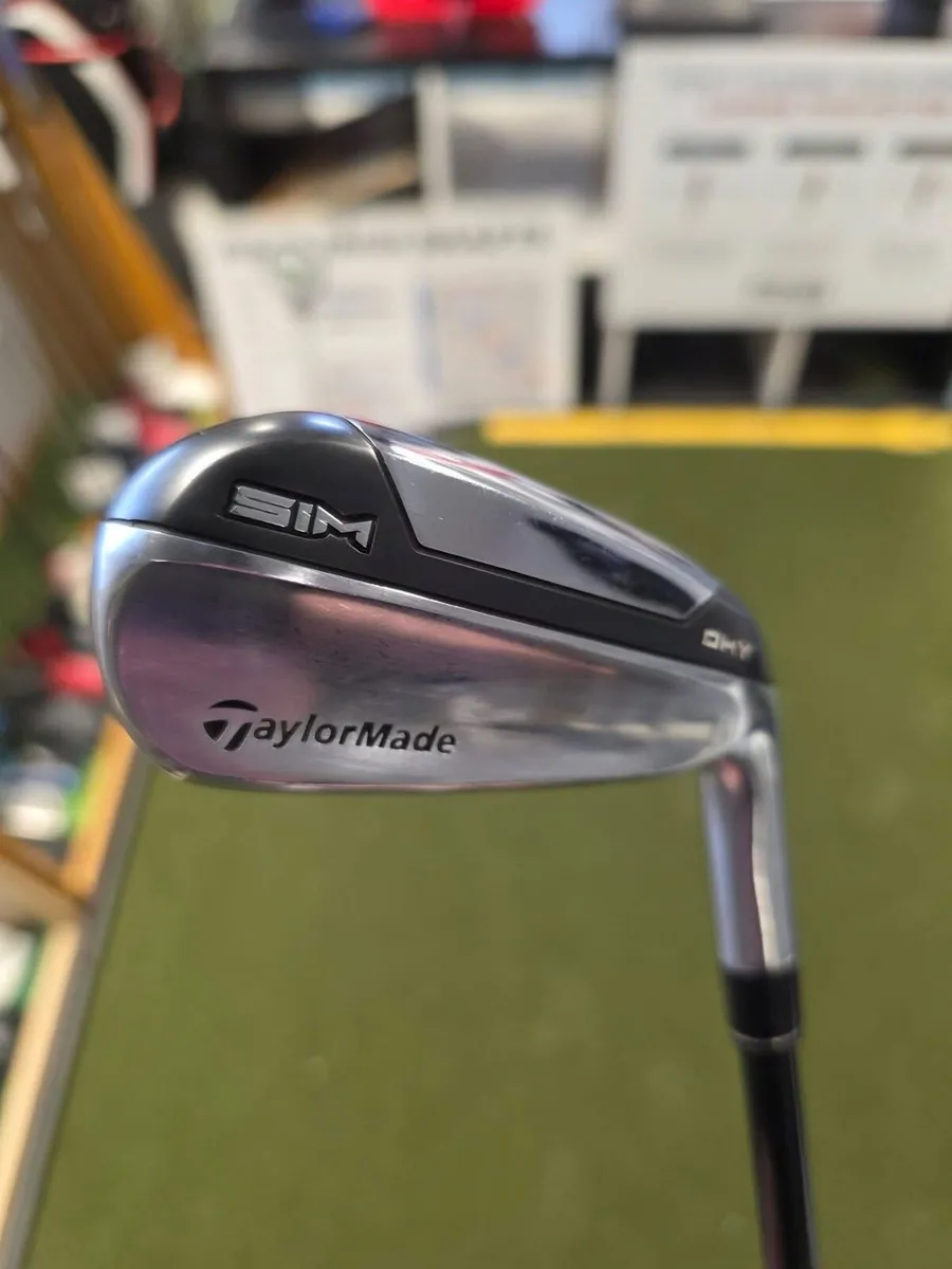 Taylormade Sim DHY 3 Iron - Image 1