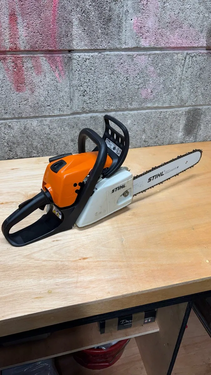 Stihl MS 211C chainsaw - Image 2