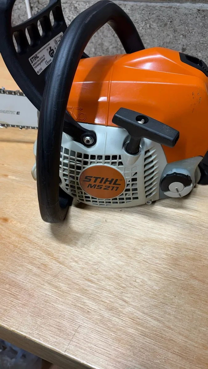 Stihl MS 211C chainsaw - Image 4