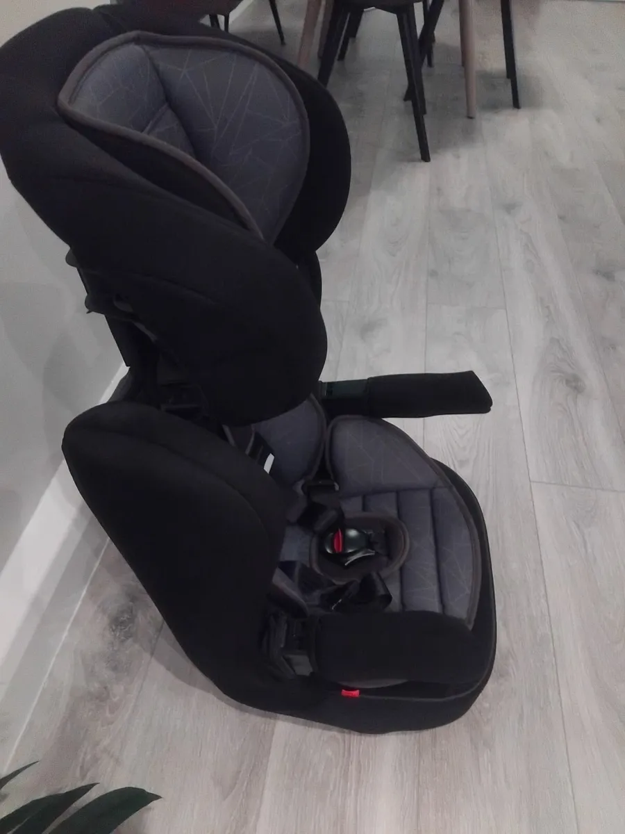 Car seat - Image 4