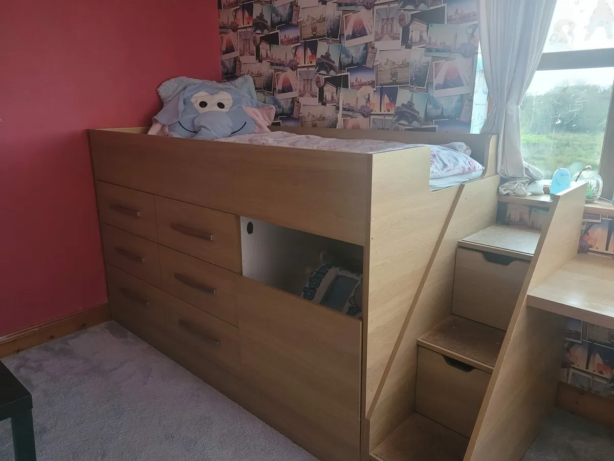 Bunk bed..... No mattress - Image 1