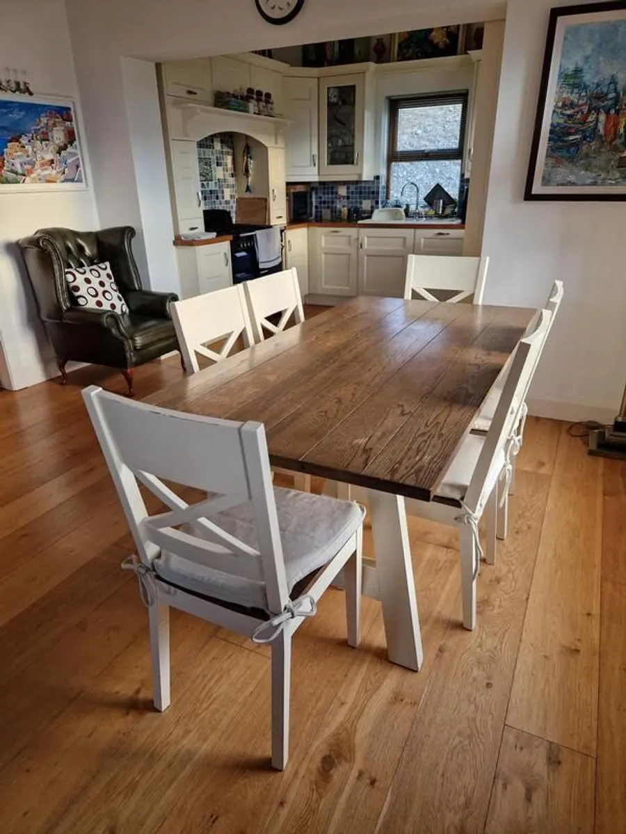Diningroom Table & Chairs - Image 1