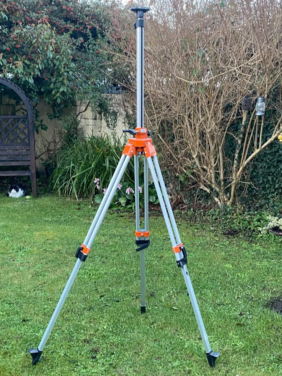 NEDO ELEVATING TRIPOD HEIGHT 2.78Meters €70 - Image 1