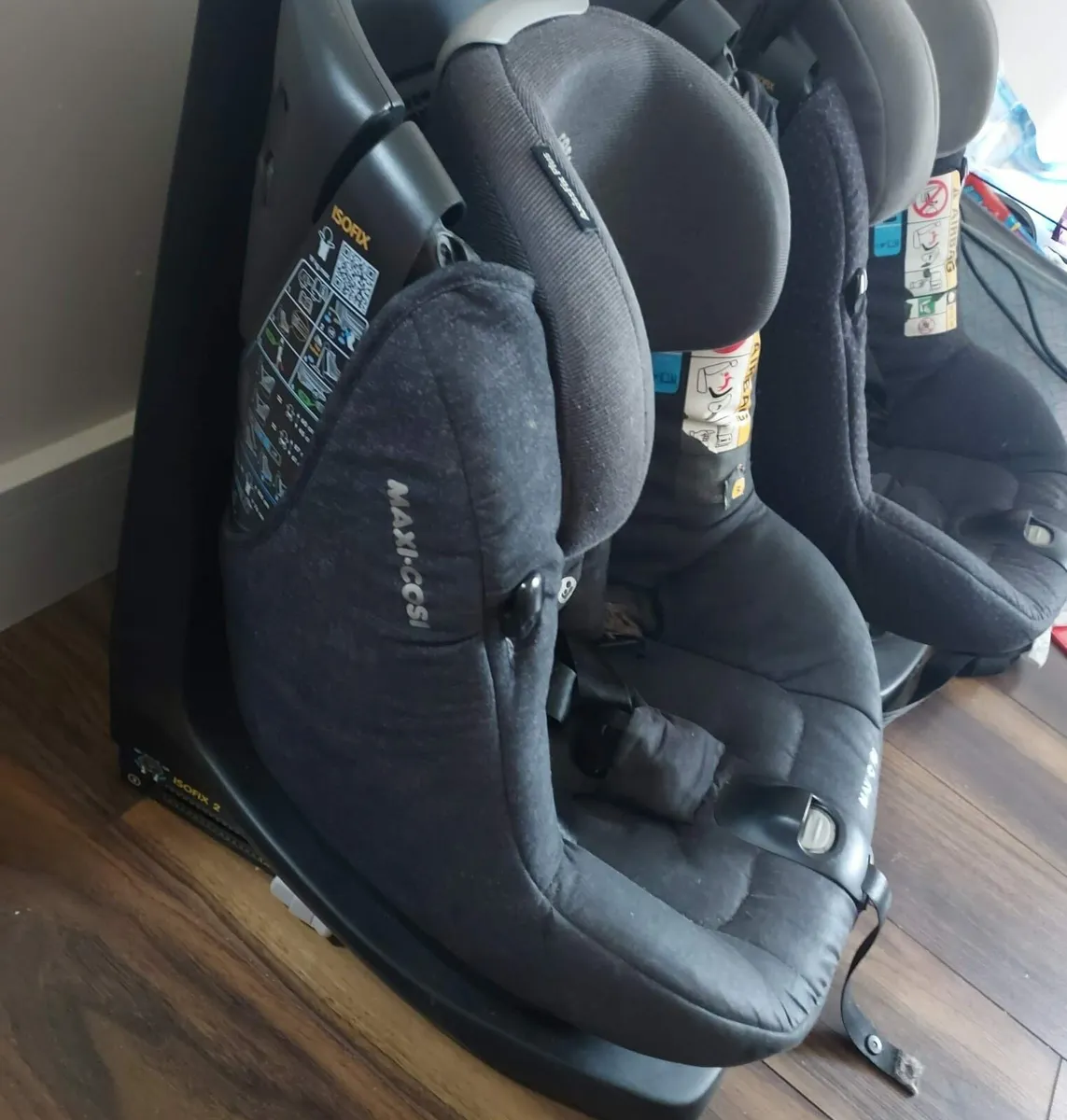 Maxi Cosi 360 car seat - Image 2