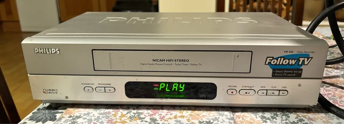 Phillips Vhs video recorder player - Image 1