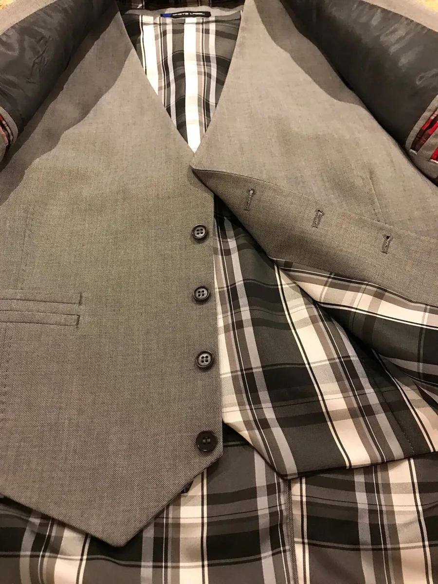 White Label suit - Image 4